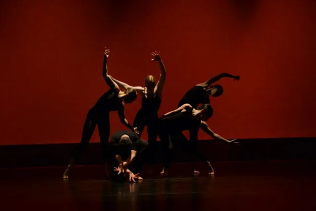 Contemporary dance classes in Bolton